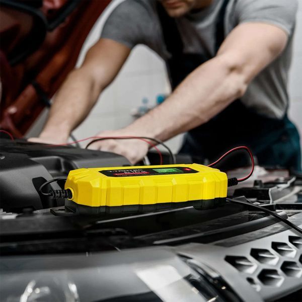 Зарядное устройство для автомобильного аккумулятора Trotec PBCS 6A, 12V, 4-150Ah (4675000010) DAS2859 фото