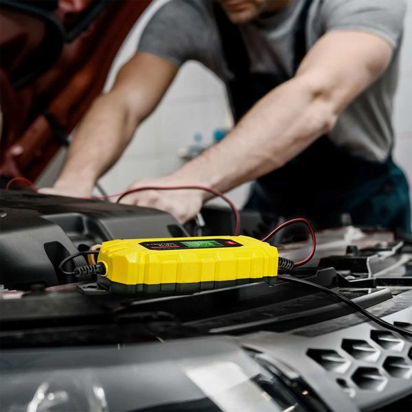 Зарядное устройство для автомобильного аккумулятора Trotec PBCS 4A, 12V, 4-120Ah (4675000005) DAS2860 фото