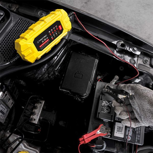 Зарядное устройство для автомобильного аккумулятора Trotec PBCS 2A, 12V, 4-60Ah (4675000001) DAS2861 фото