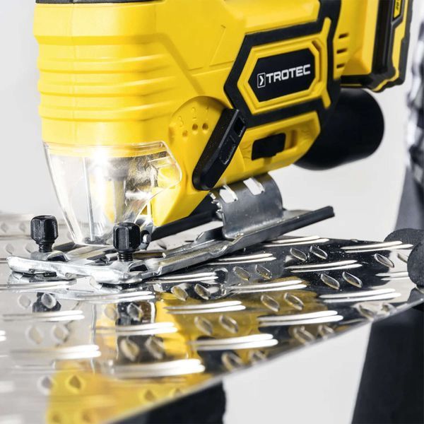 Лобзик електричний акумуляторний Trotec PJSS 11-20V + кейс (4425000006) DAS2837 фото